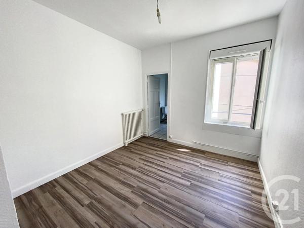 Immeuble à vendre  185 m 2   ENNEZAT  - 63