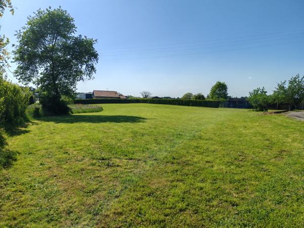 TERRAIN 800M2 20 MINUTES DE DAX 5 DE HINX