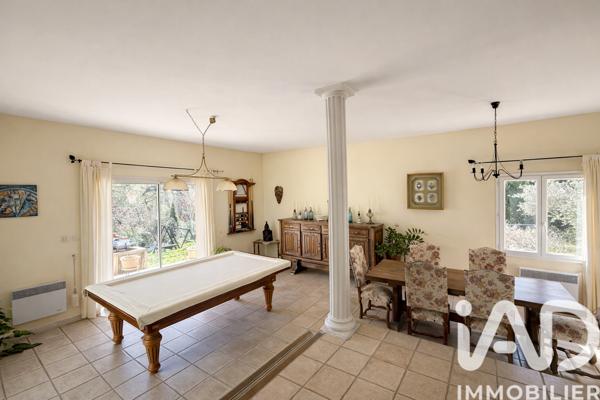 Maison à vendre 5 pièces 186 m² Saint-Maximin-la-Sainte-Baume