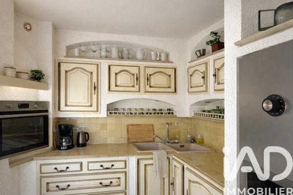 Maison à vendre 5 pièces 186 m² Saint-Maximin-la-Sainte-Baume