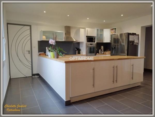 Maison contemporaine avec prestations haut de gamme à 2 min de Chalais