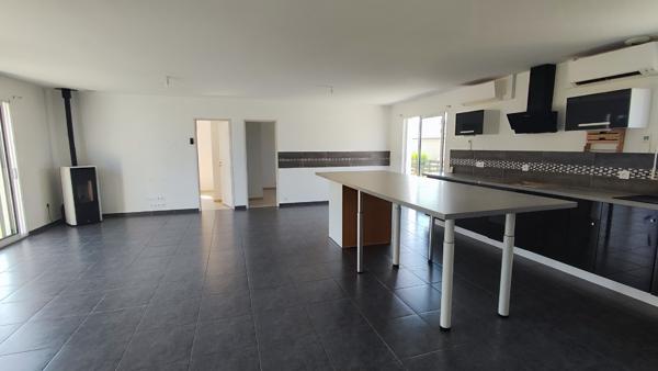 MAISON RECENTE DANS PETIT VILLAGE PROCHE OLORON