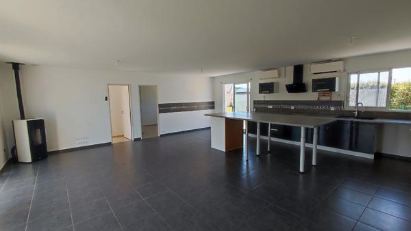 MAISON RECENTE DANS PETIT VILLAGE PROCHE OLORON