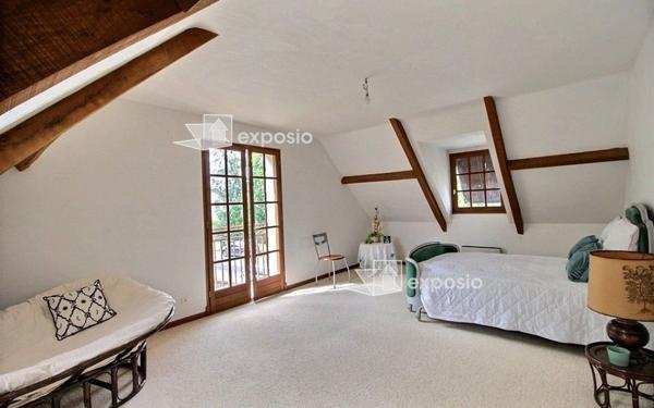 Maison à vendre    5 pièces • 220 m2 Morlaàs