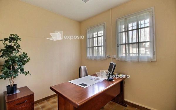 Maison à vendre    5 pièces • 220 m2 Morlaàs