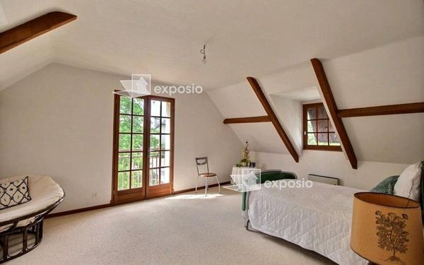 Maison à vendre    5 pièces • 220 m2 Morlaàs