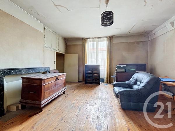 Immeuble à vendre  600 m 2   CLERMONT FERRAND  - 63