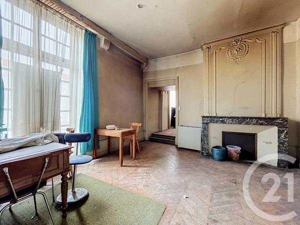Immeuble à vendre  600 m 2   CLERMONT FERRAND  - 63