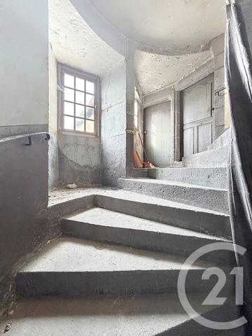 Immeuble à vendre  600 m 2   CLERMONT FERRAND  - 63
