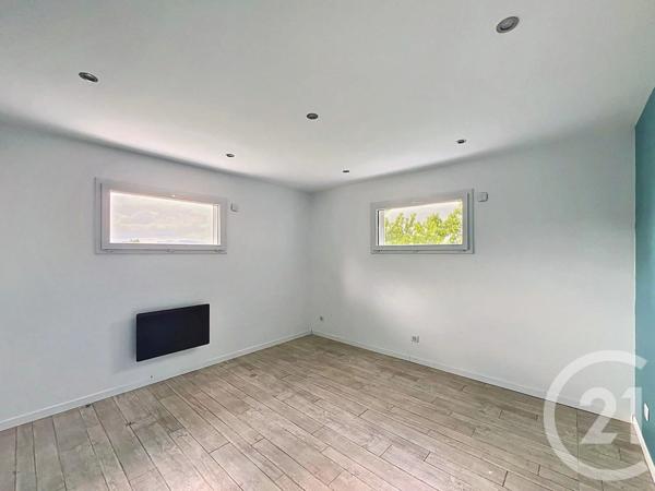 Maison à vendre  8 pièces - 137,14 m 2   LE CENDRE  - 63