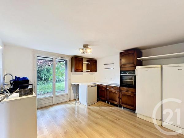 Maison à vendre  8 pièces - 137,14 m 2   LE CENDRE  - 63
