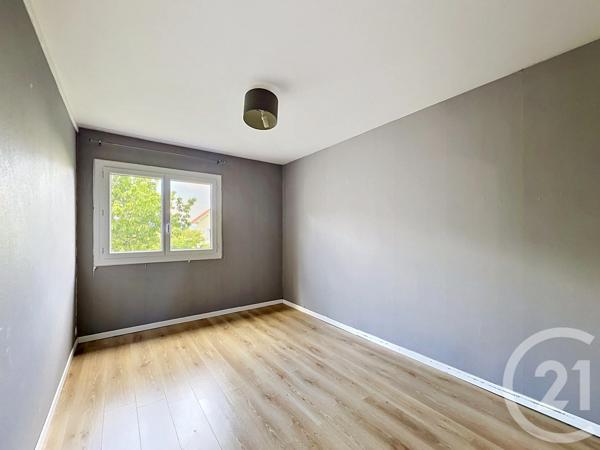 Maison à vendre  8 pièces - 137,14 m 2   LE CENDRE  - 63