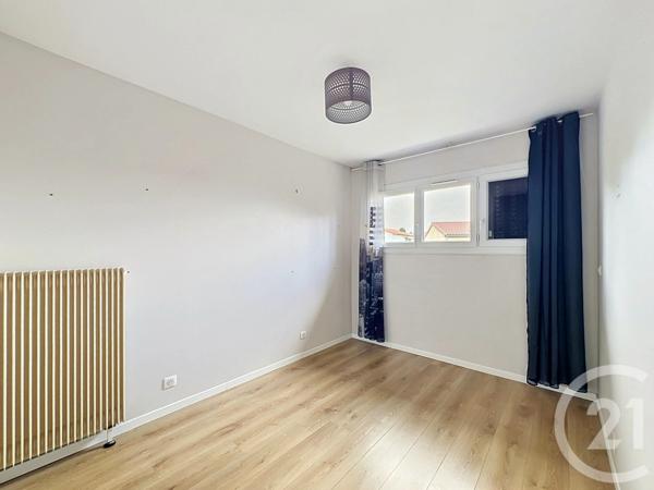 Maison à vendre  8 pièces - 137,14 m 2   LE CENDRE  - 63