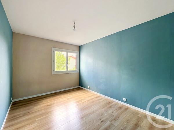 Maison à vendre  8 pièces - 137,14 m 2   LE CENDRE  - 63