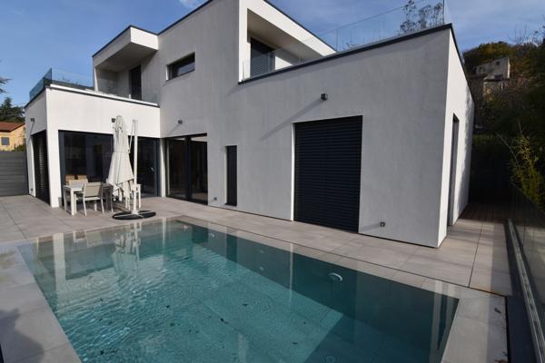 Saint-Cyr-au-Mont-d'Or (69450) à vendre SAINT CYR AU MONT D'OR, villa bioclimatique de 2021 - 180 m2 P7 -garage 130 m2-piscine chauffée
