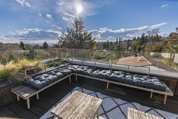Saint-Cyr-au-Mont-d'Or (69450) à vendre SAINT CYR AU MONT D'OR, villa bioclimatique de 2021 - 180 m2 P7 -garage 130 m2-piscine chauffée