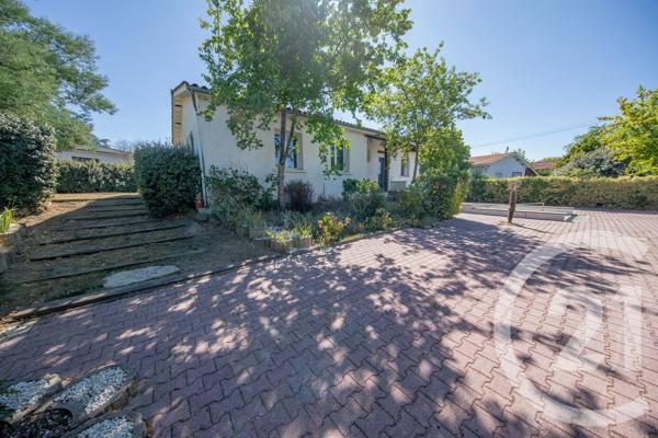Maison à vendre  7 pièces - 146,16 m 2   ST MEDARD EN JALLES  - 33
