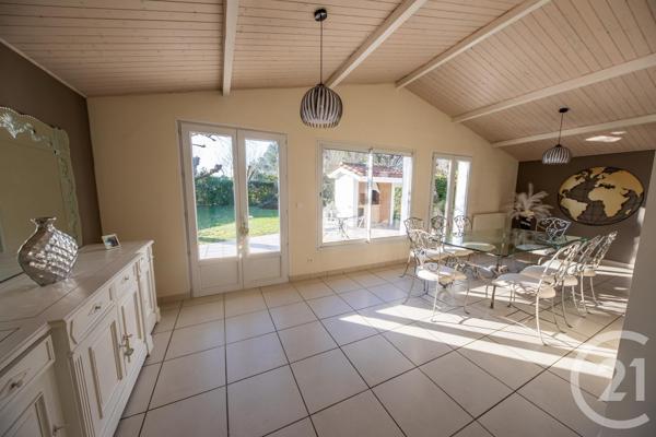 Maison à vendre  7 pièces - 146,16 m 2   ST MEDARD EN JALLES  - 33