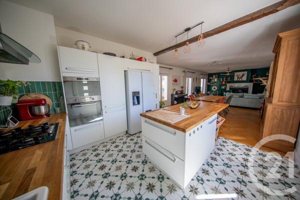 Maison à vendre  7 pièces - 146,16 m 2   ST MEDARD EN JALLES  - 33