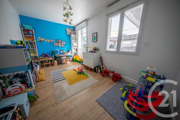Maison à vendre  7 pièces - 146,16 m 2   ST MEDARD EN JALLES  - 33