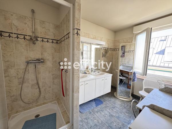Appartement
         4 pièces
        - 118 m² 290 000 € *