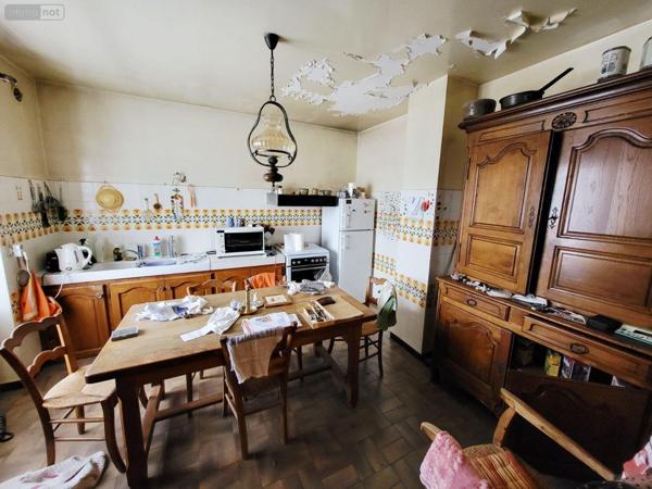 Maison à restaurer à vendre à Ussel en Corrèze (19200), ref : um 1304