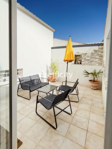 Maison
         8 pièces
        - 173 m² Bien prestige 735 000 € *
