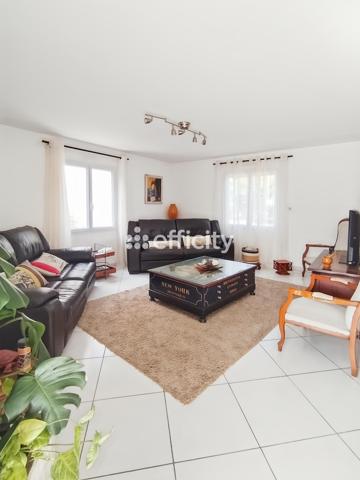 Maison
         8 pièces
        - 173 m² Bien prestige 735 000 € *