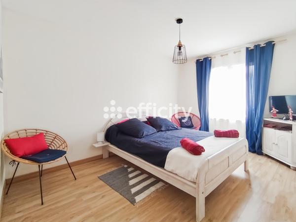 Maison
         8 pièces
        - 173 m² Bien prestige 735 000 € *