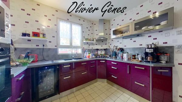 Saint-Saturnin (72650) SAINT SATURNIN - Maison de plain-pied - 5 pièces - 129 m² - 4 chambres - Bureau - Terrain clos.