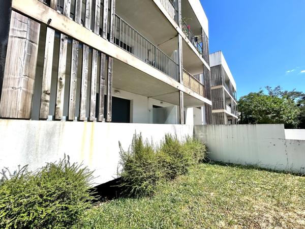 T2 avec balcon et parking