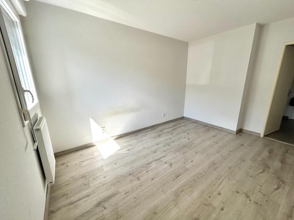 T2 avec balcon et parking