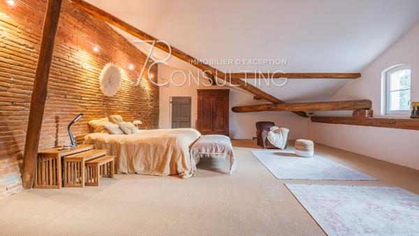 VENTE SECTEUR ROUFFIAC-TOLOSAN MAISON DE VILLAGE AVEC JARDIN ET GARAGE