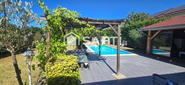 Plain pied sur 1356m² de terrain avec piscine