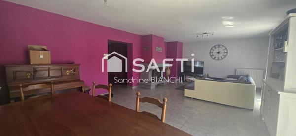 Plain pied sur 1356m² de terrain avec piscine