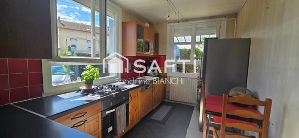 Plain pied sur 1356m² de terrain avec piscine