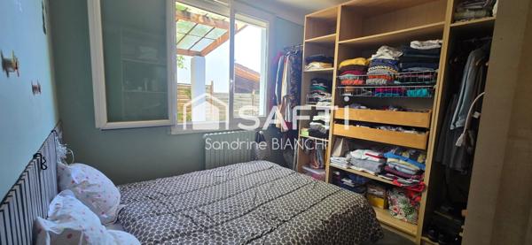 Plain pied sur 1356m² de terrain avec piscine