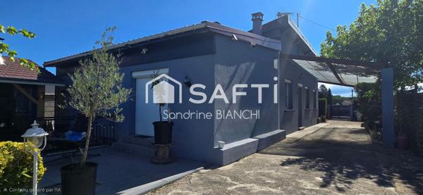 Plain pied sur 1356m² de terrain avec piscine
