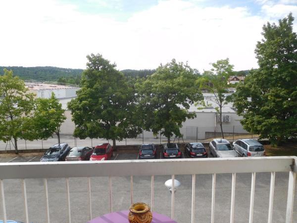 Appartement T4, 1er étage, 80 m2, 3 Chambres, 2 Balcons, Garage, Parking, Cave, Grenier,