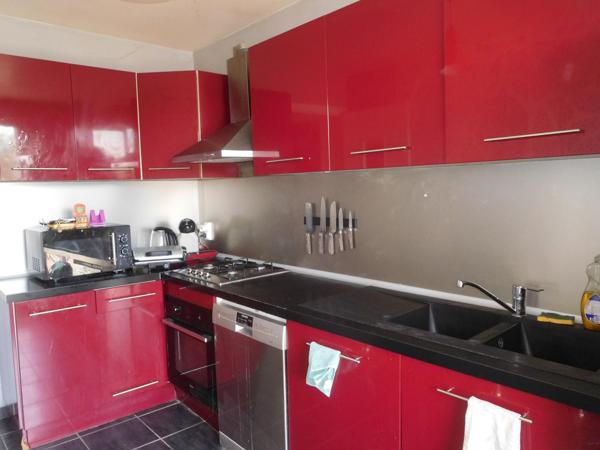 Appartement T4, 1er étage, 80 m2, 3 Chambres, 2 Balcons, Garage, Parking, Cave, Grenier,