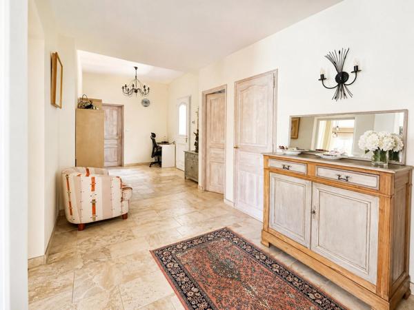 Elégante villa dans un domaine recherché