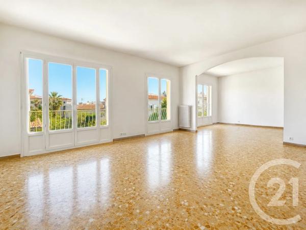 Appartement F5 à vendre  5 pièces - 147,30 m 2   ST LAURENT DU VAR  - 06