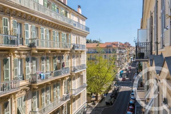 Appartement F5 à vendre  5 pièces - 147,30 m 2   ST LAURENT DU VAR  - 06