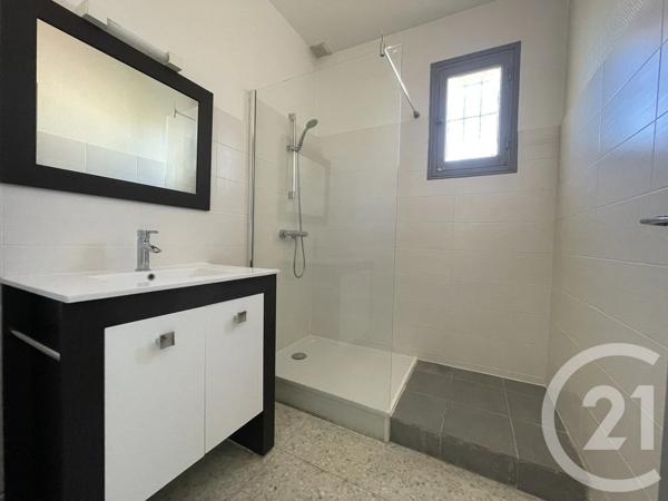 Appartement F5 à vendre  5 pièces - 147,30 m 2   ST LAURENT DU VAR  - 06
