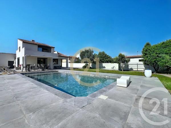Maison à vendre  8 pièces - 290 m 2   ISTRES  - 13