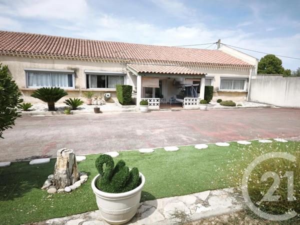 Maison à vendre  8 pièces - 290 m 2   ISTRES  - 13