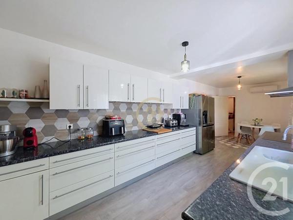 Maison à vendre  8 pièces - 290 m 2   ISTRES  - 13