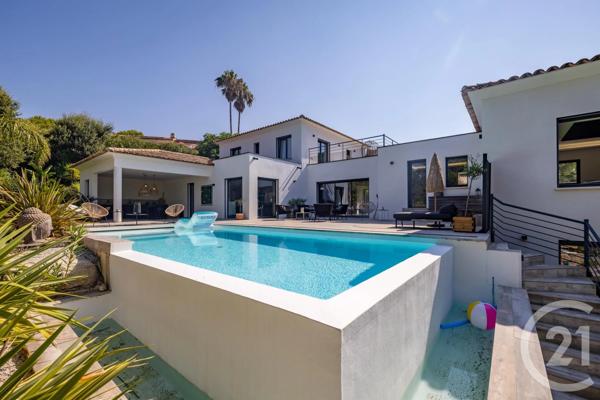 Maison à vendre  6 pièces - 285 m 2   FREJUS  - 83