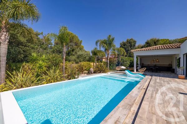 Maison à vendre  6 pièces - 285 m 2   FREJUS  - 83
