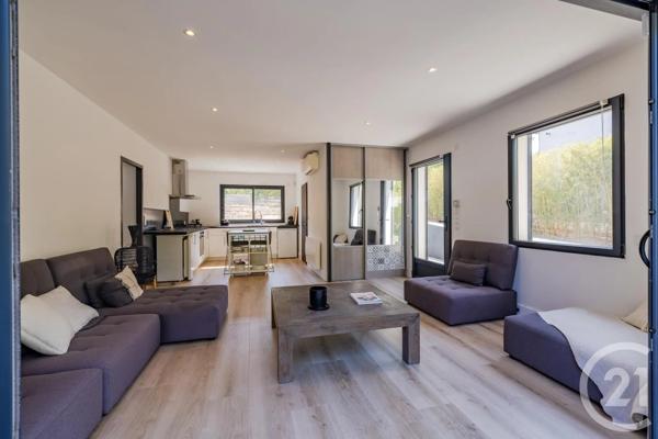 Maison à vendre  6 pièces - 285 m 2   FREJUS  - 83